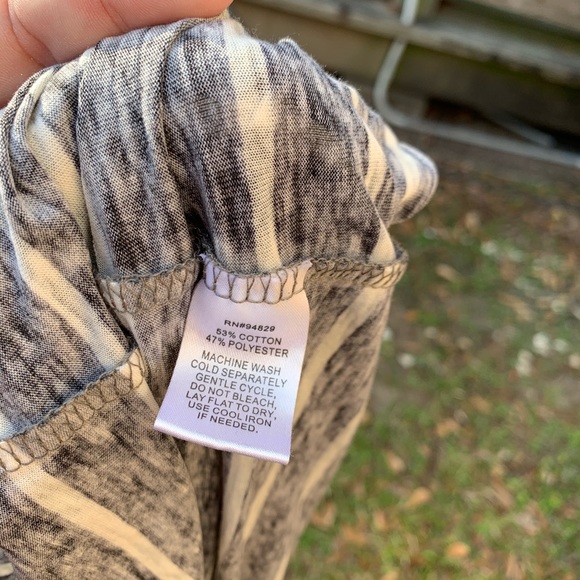 Derek Heart Gray long sleeve striped pocket T Sz L - Picture 8 of 8